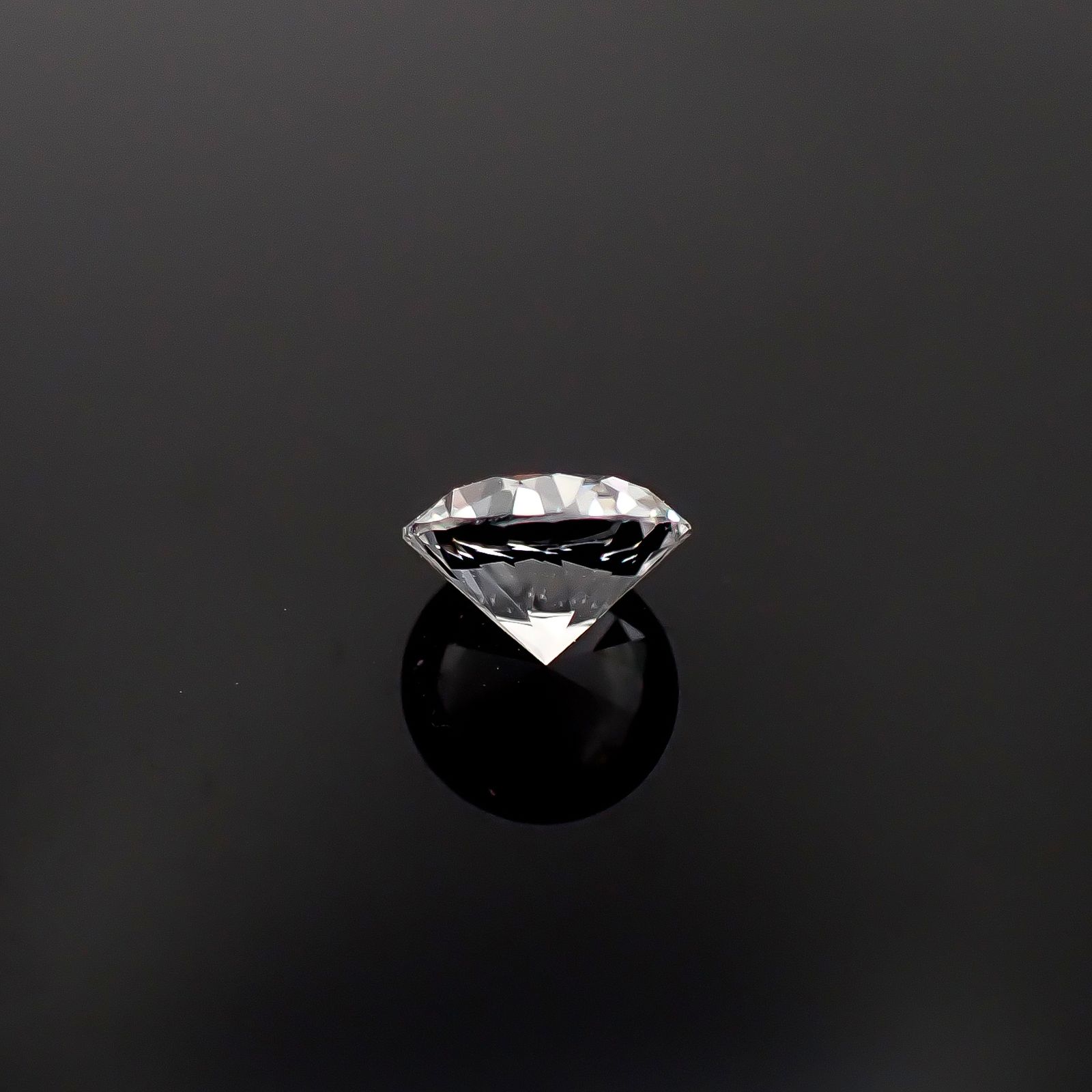 フェナカイト ロシア産 0.44ct / 5.2x5.1mm前後 [260231707]