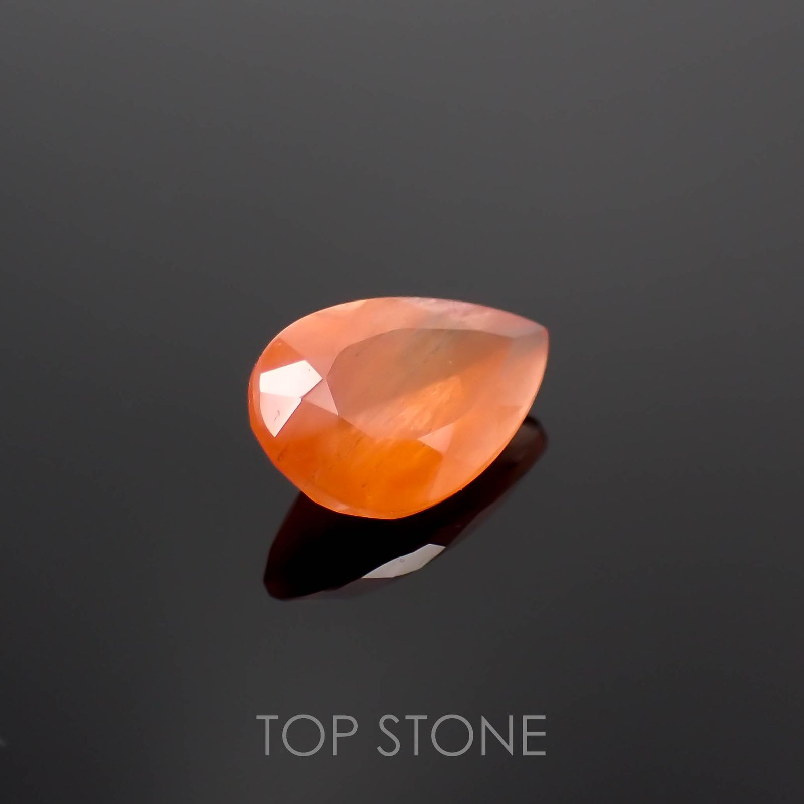 サンストーンスキャポライト(宝石名シーン・スキャポライト)タンザニア産 2.09ct 識別済[221219279]11.8x7.6mm前後