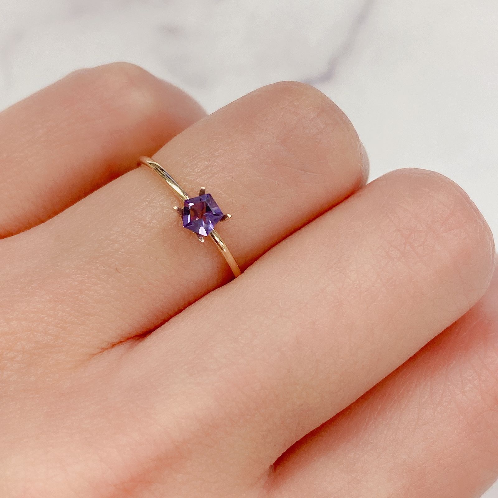 <ランダムセレクト1個販売> ◇ペンタゴンカット◇アメジストSA(宝石名アメシスト) ブラジル産 0.20ct前後 識別済[20128156]4×4mm前後