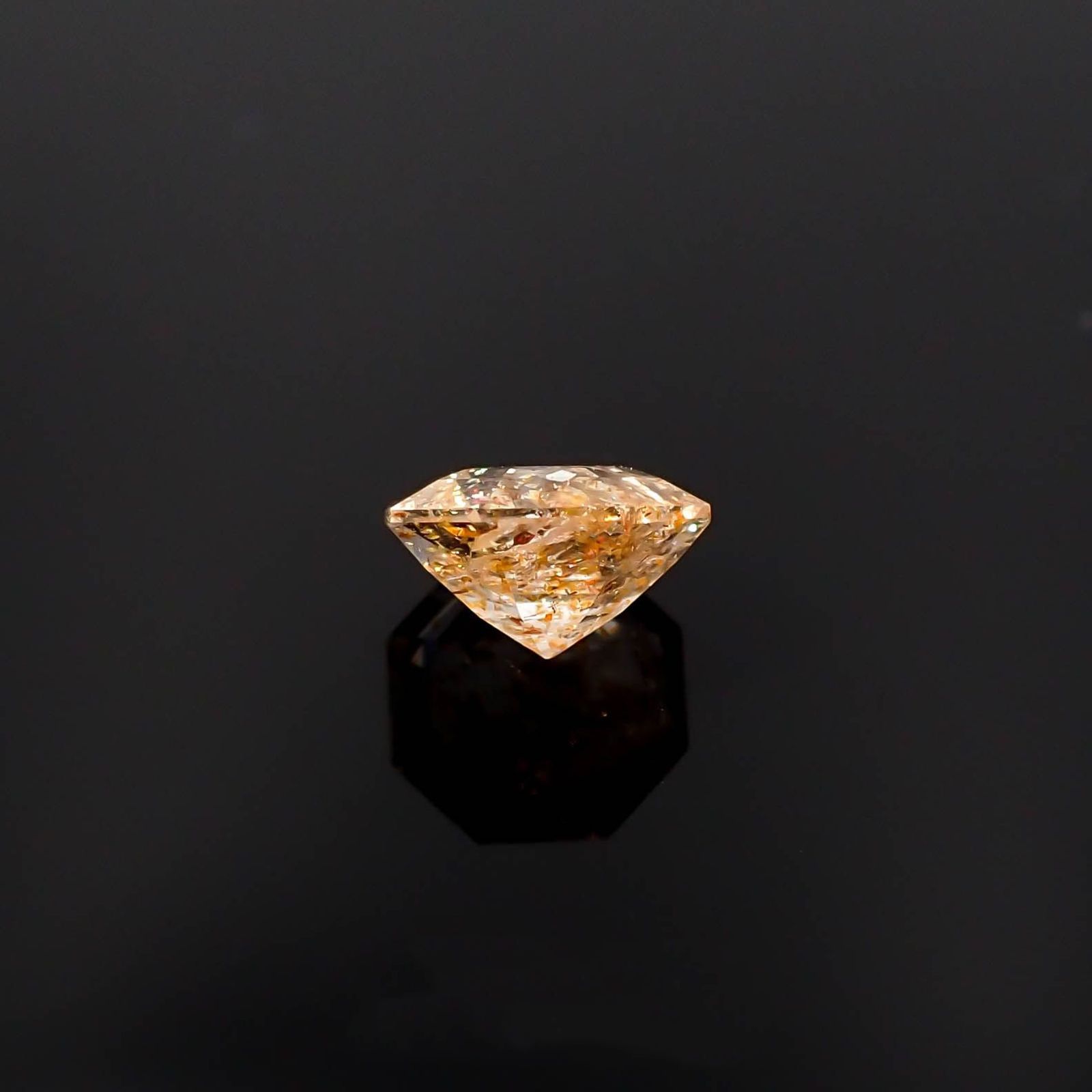 ◇オクタゴンカット◇イリュージョンサンストーン タンザニア産 0.88ct / 6.5x6.4mm前後 [230320950]