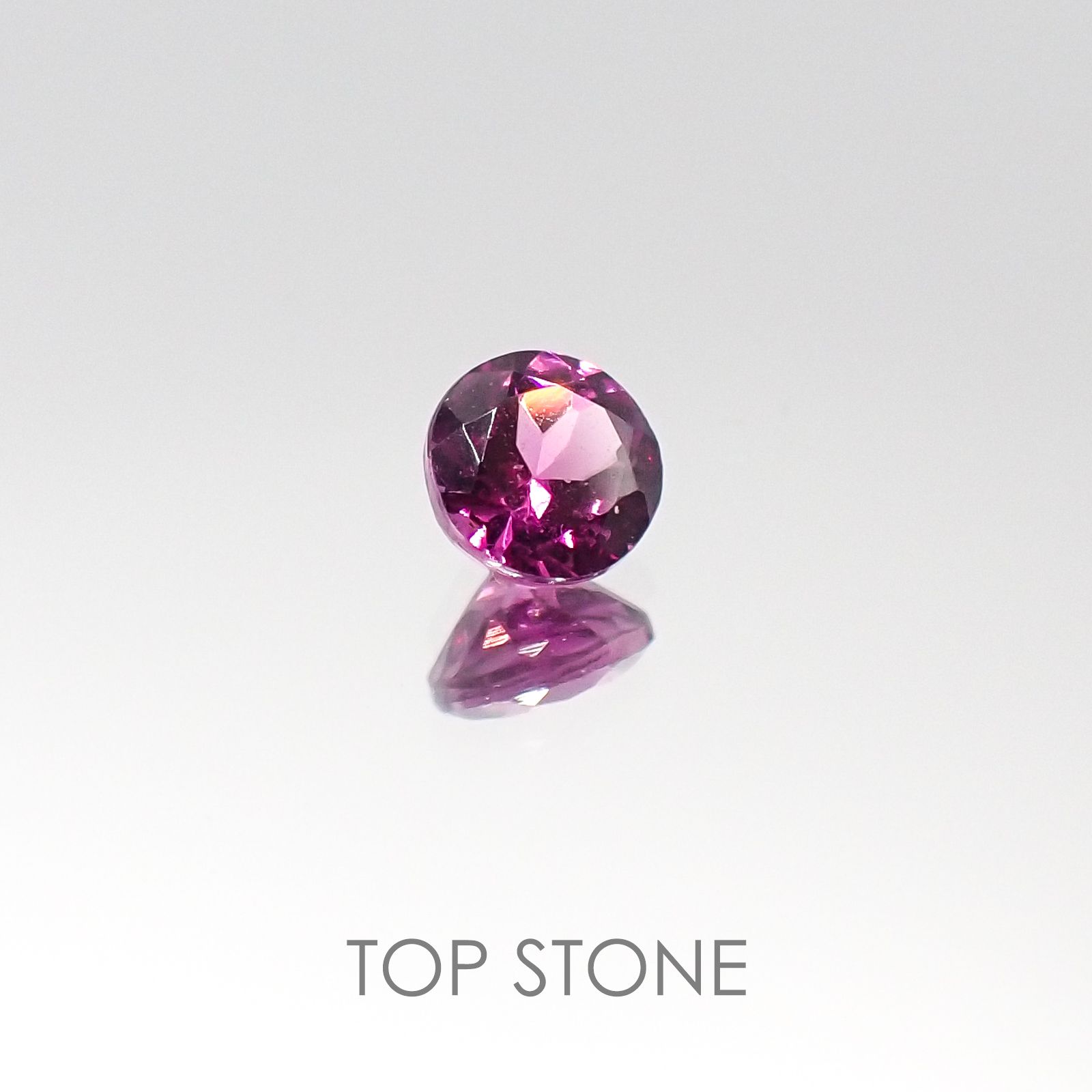 マラヤガーネット タンザニア産 ルース 0.37ct[20085122]4×4mm前後