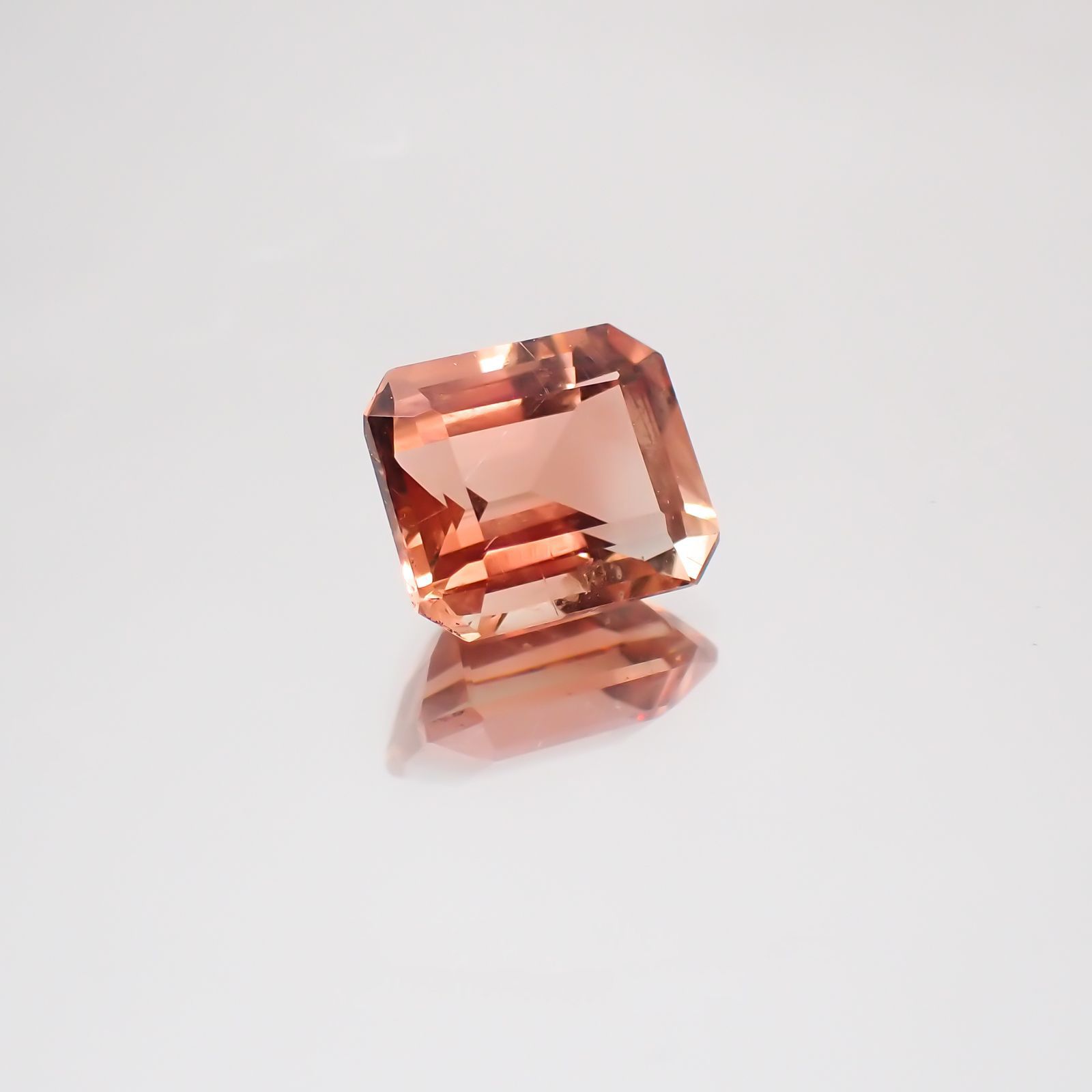 オレゴンサンストーン(宝石名ラブラドライト)アメリカ・オレゴン州産 1.18ct 識別済[230421894]6.8x6mm前後