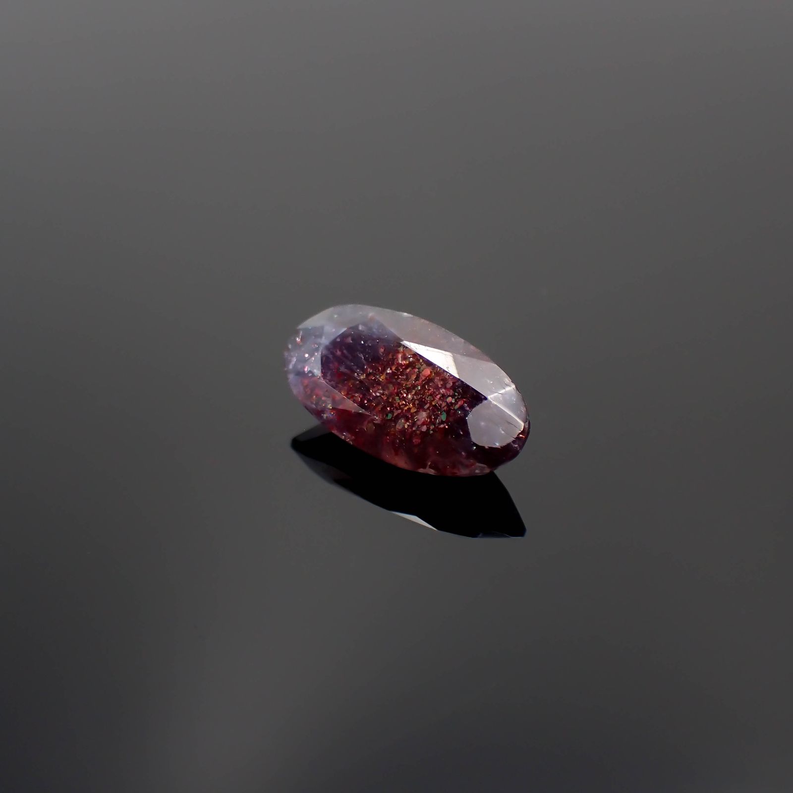ブラッドショットアイオライト インド産 4.07ct[230522098]16.1x8mm前後
