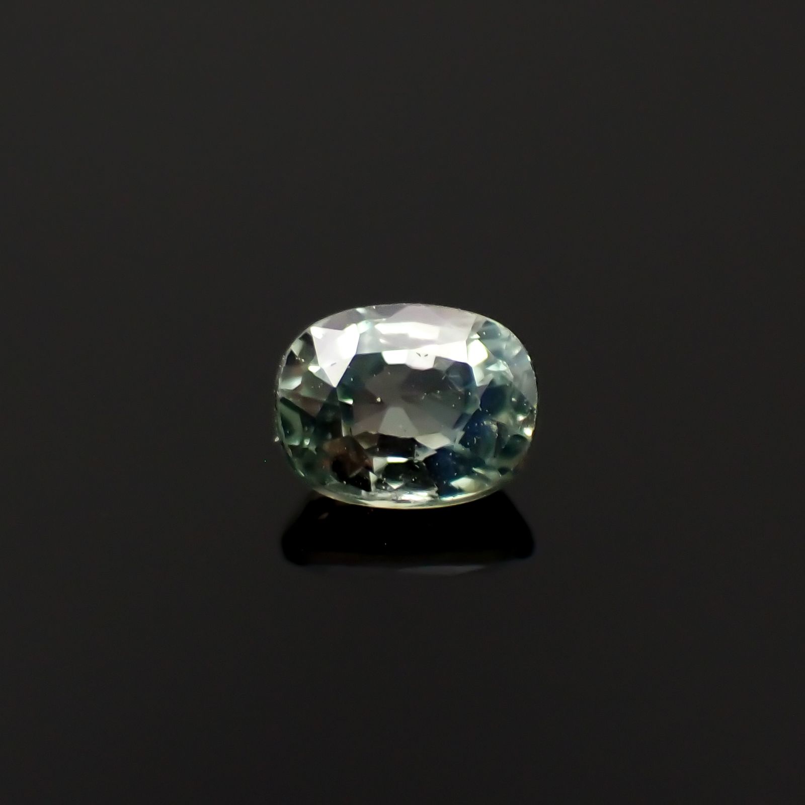 アレキサンドライト(宝石名アレキサンドライト)タンザニア産 0.31ct 識別済[230321349]4.2x3.1mm前後