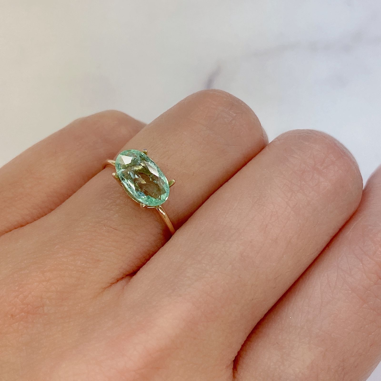 パライバトルマリン(宝石名トルマリン/別名パライバ・トルマリン) モザンビーク産 1.22ct 識別済[21049390]9.5×5.5mm前後