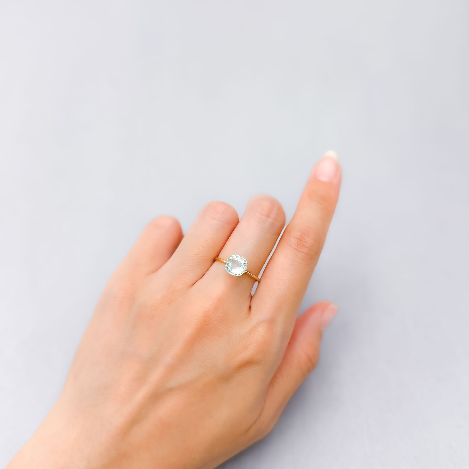 フローライト フルオレッセンス ジンバブエ産 2.25ct [250630511]7.6x7.6mm前後