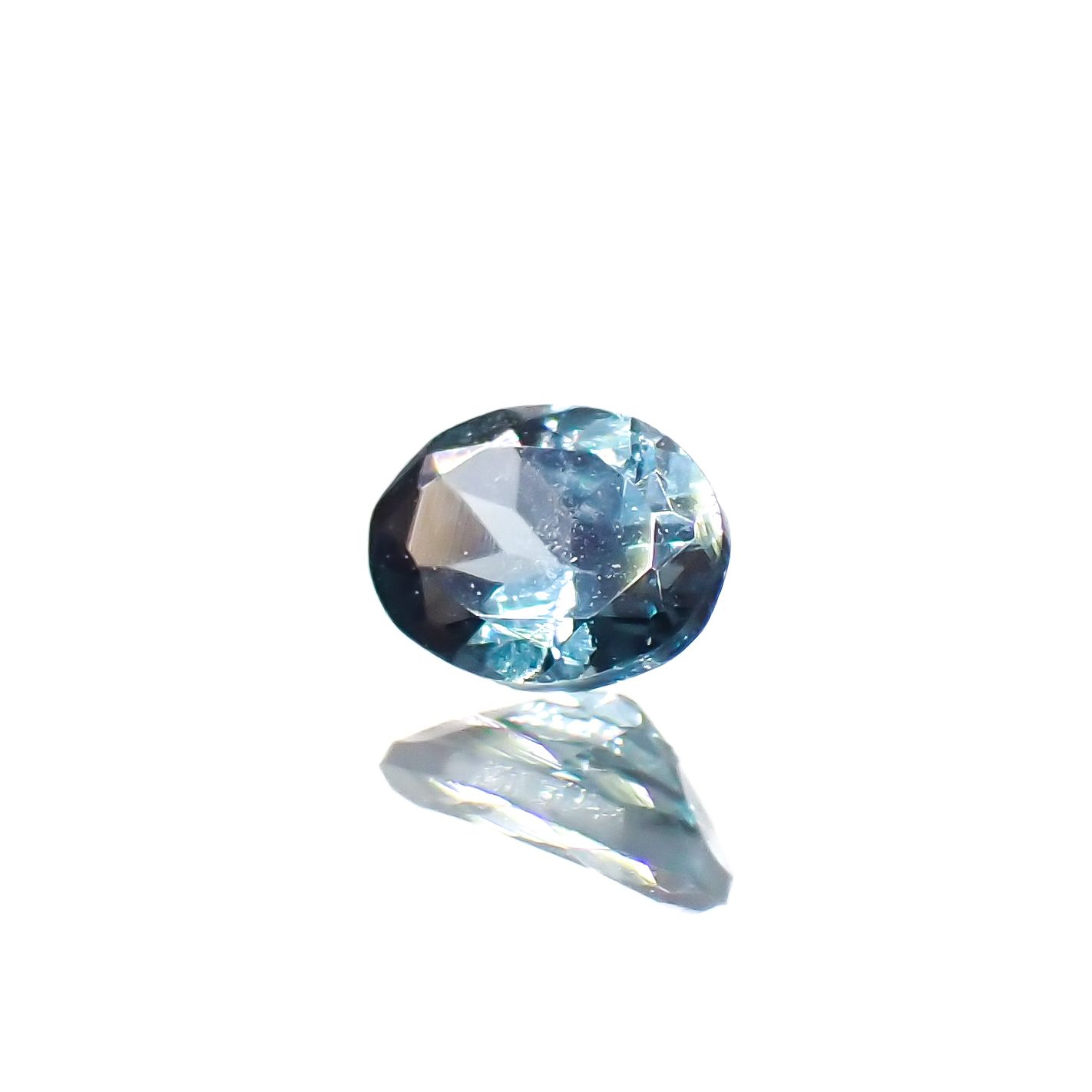 カラーチェンジガーネット アレキタイプ マダガスカル・ベキリー産 0.17ct[230923538]3.9x2.9mm前後