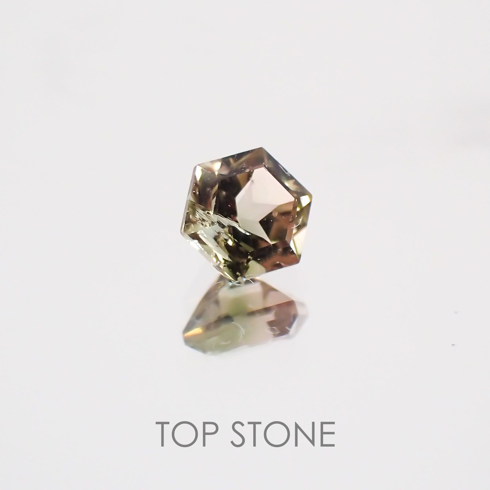 ◇ヘキサゴンカット◇バイカラートルマリンSA ブラジル・アフリカ産 ルース 0.16ct[21019149]3.1×3.1mm前後