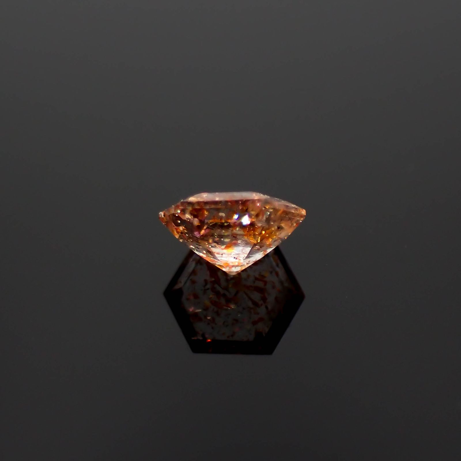 ◇ヘキサゴンカット◇イリュージョンサンストーンイリュージョンサンストーン タンザニア産 0.37ct[230320961]4.8x4.5mm前後
