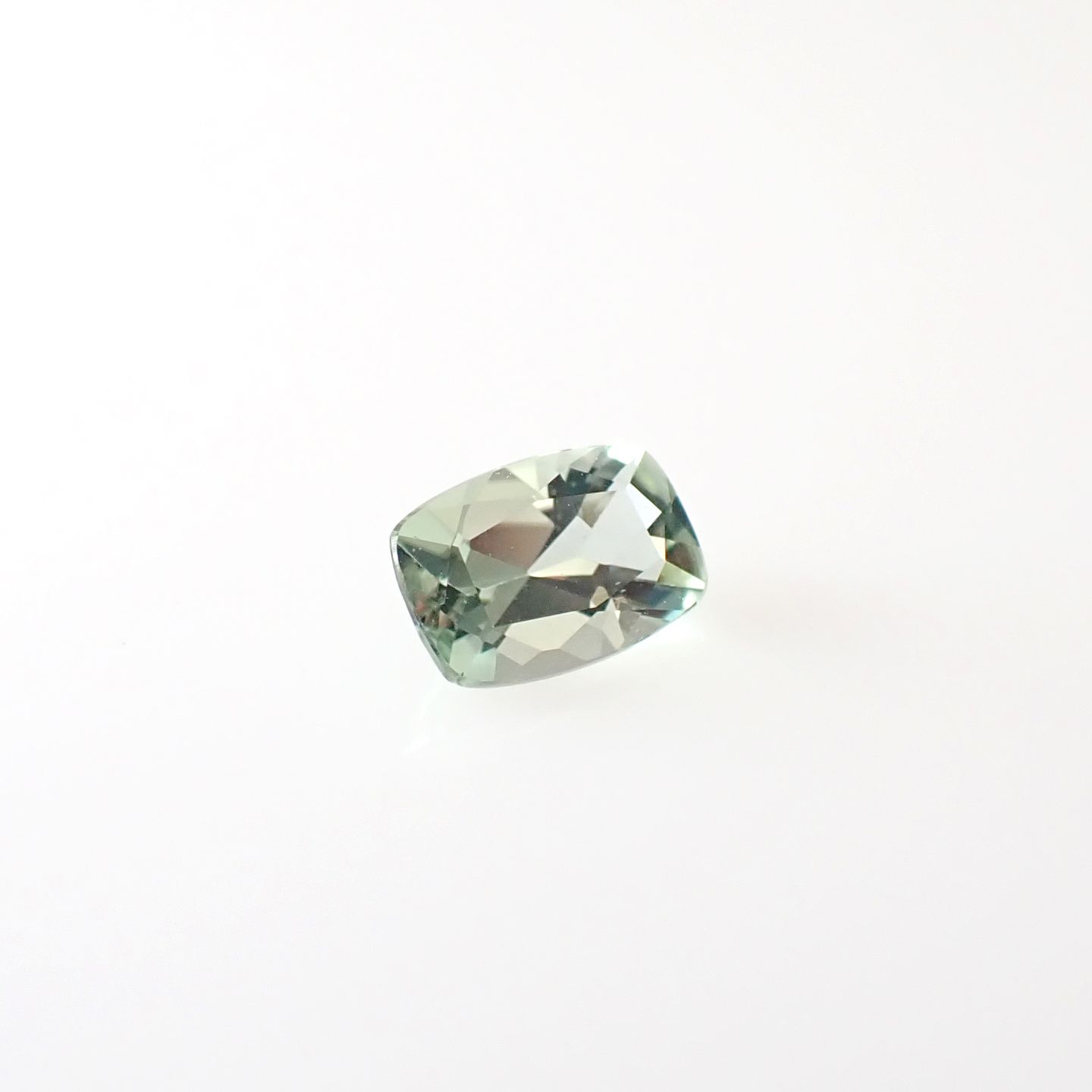 モンテブラサイト(宝石名モンテブラサイト)マダガスカル産 0.46ct 識別済[241229657]6x4mm前後