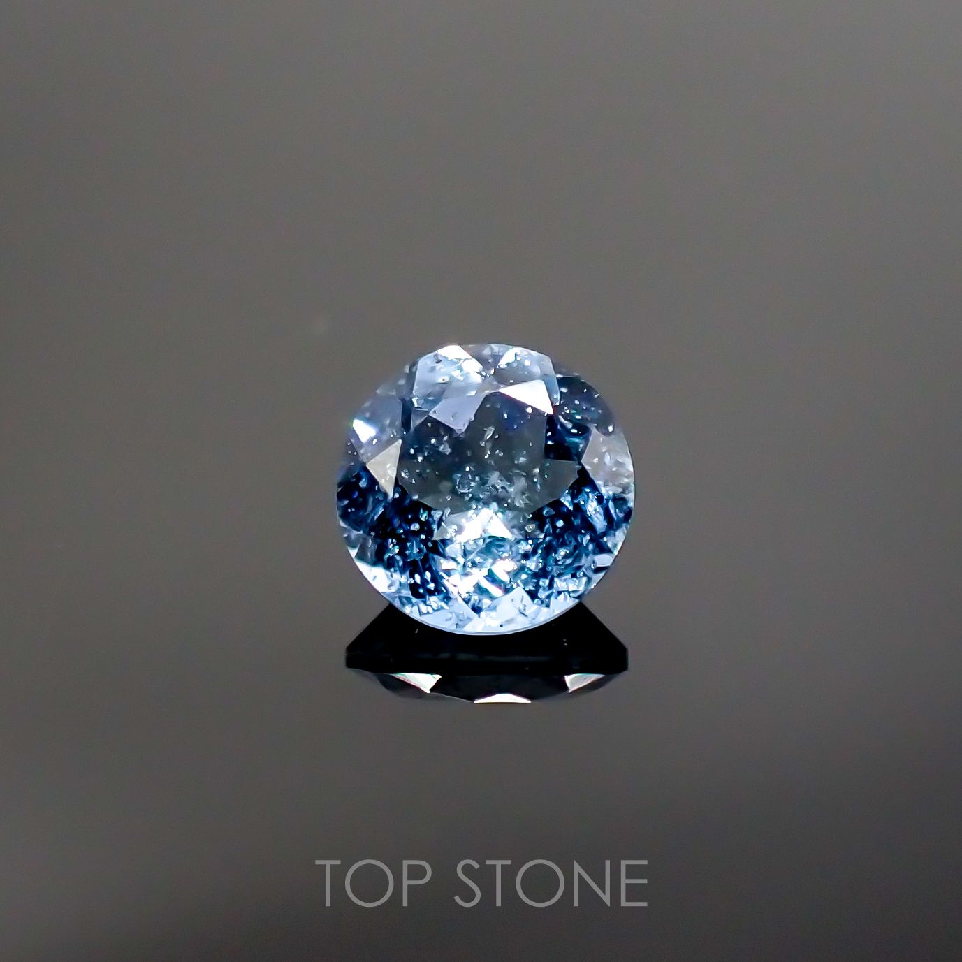 サンタマリアアクアマリン(宝石名アクアマリン) ブラジル産 0.58ct 識別済[210711902]5.6×5.6mm前後