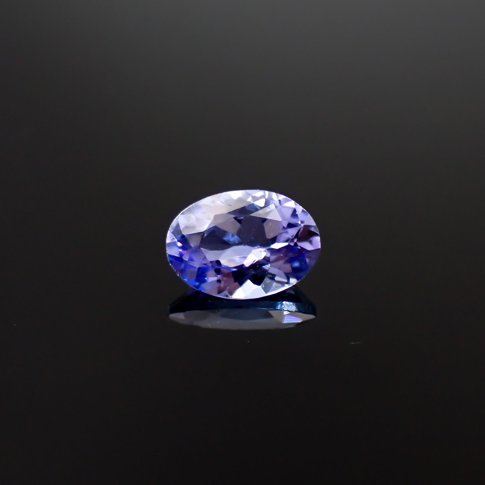 タンザナイト(宝石名タンザナイト)タンザニア産 0.71ct 識別済[240628338]6.9x4.9mm前後