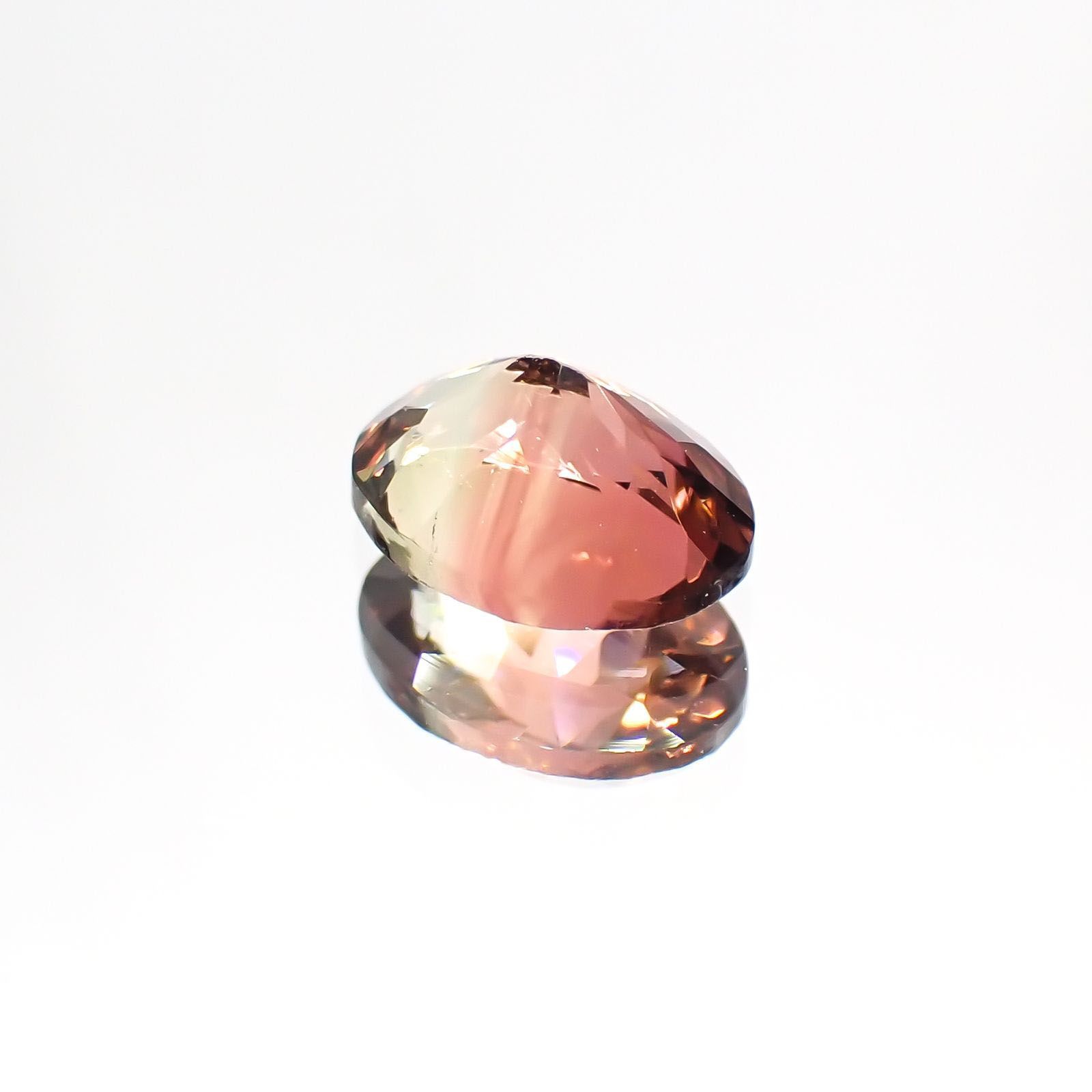 バイカラートルマリン(宝石名バイカラー・トルマリン) コンゴ民主共和国産 1.255ct ソ付(彩珠)[211013597]8×6mm前後