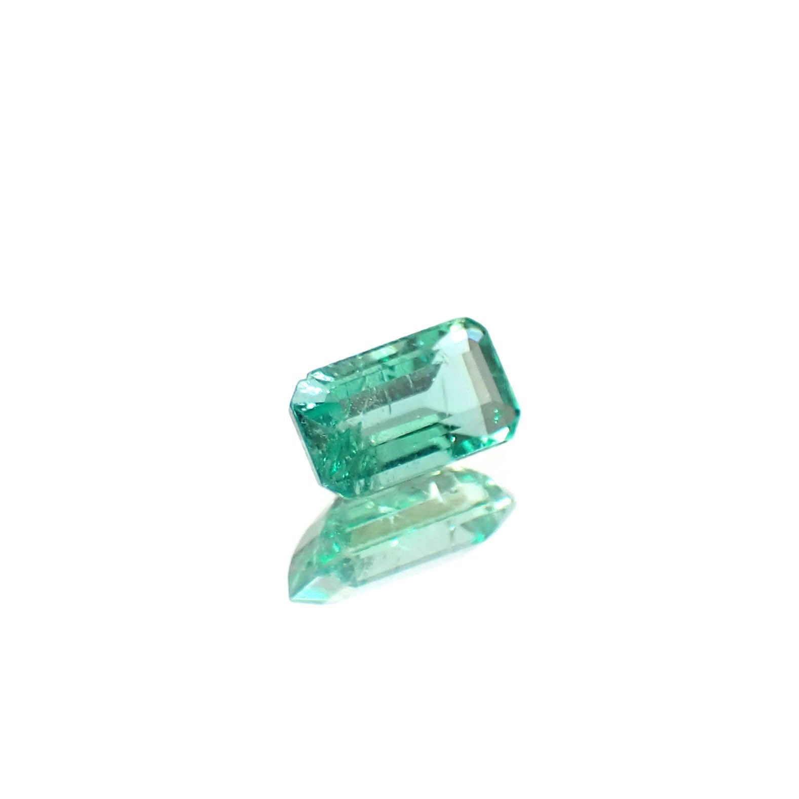 エメラルド ザンビア産 0.23ct [250430236]5x2.6mm前後