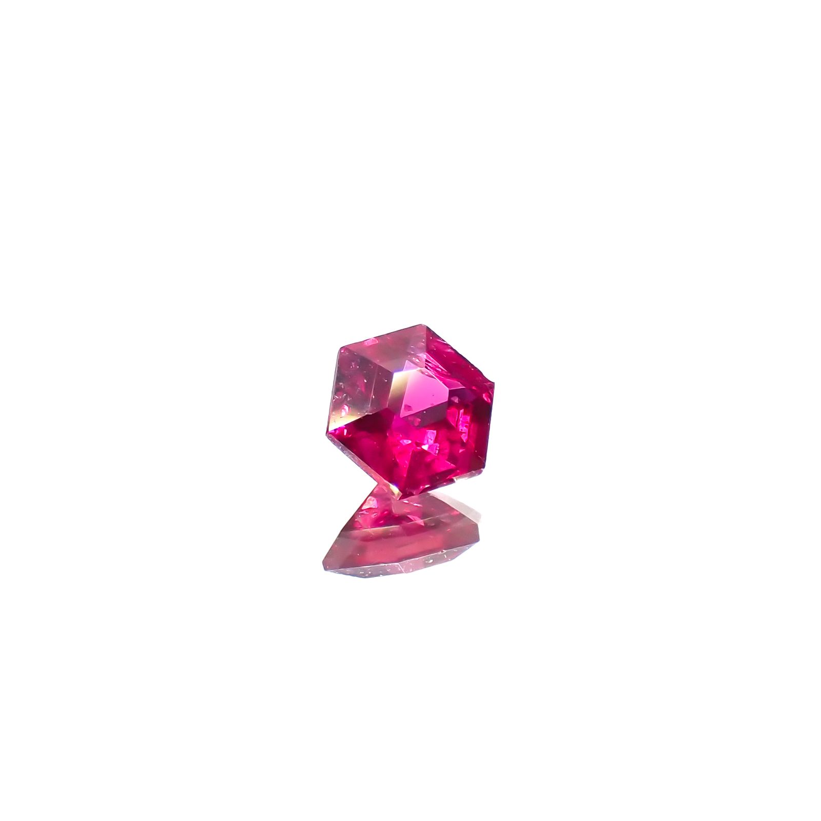 ◇ヘキサゴンカット◇ルビー 非加熱 モザンビーク産 0.25ct[240427112]3.5x3.5mm前後