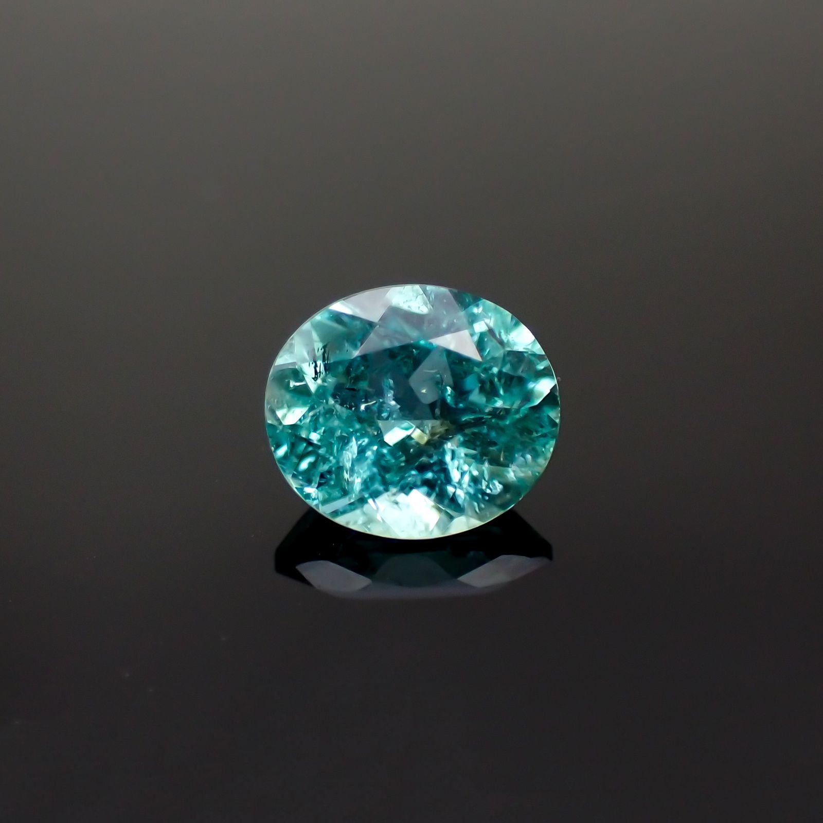 パライバトルマリン モザンビーク産 1.40ct[19111758]7.8×6.8mm前後