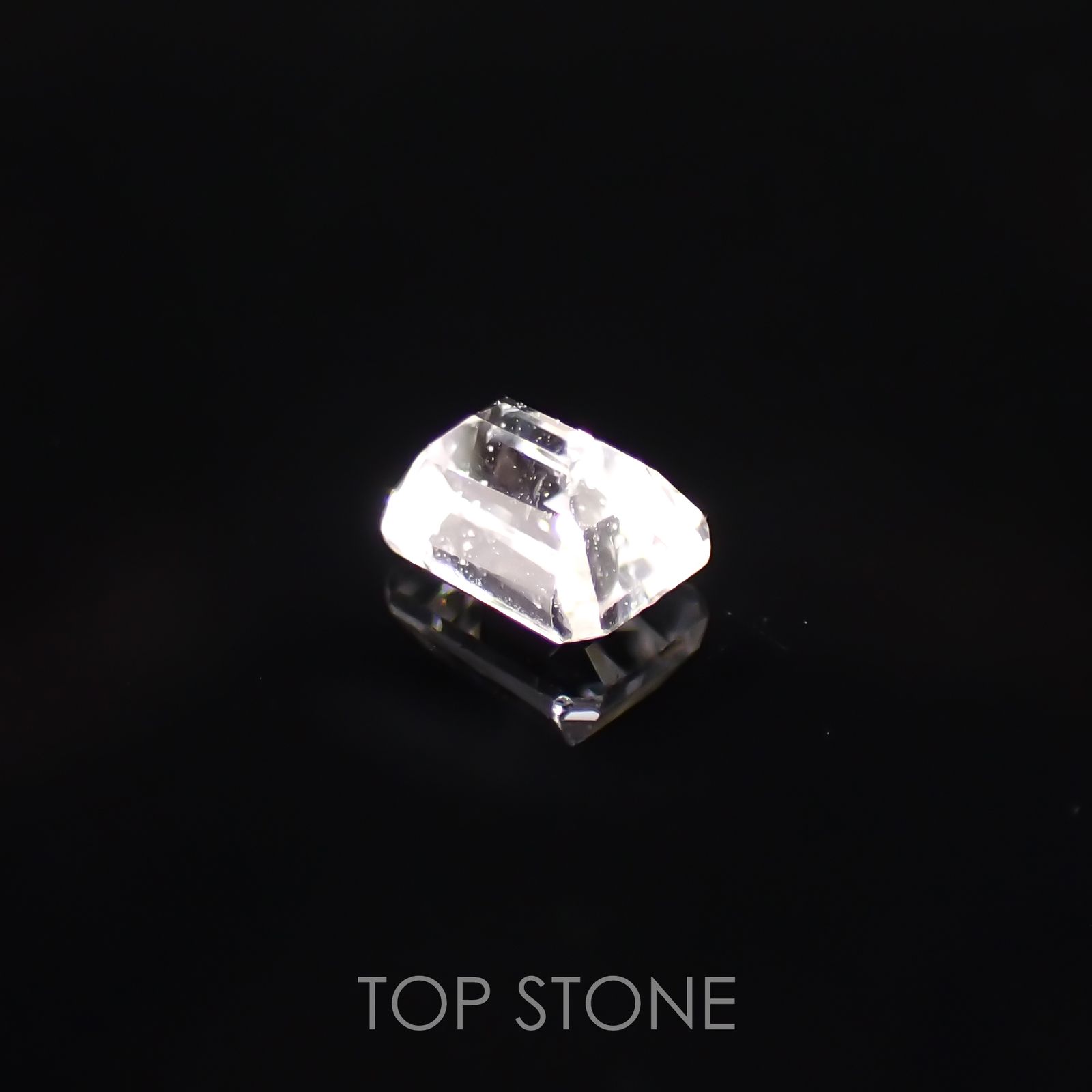 リューコガーネット ビルマ産 ルース 0.35ct[210510770]4.2×3.1mm前後