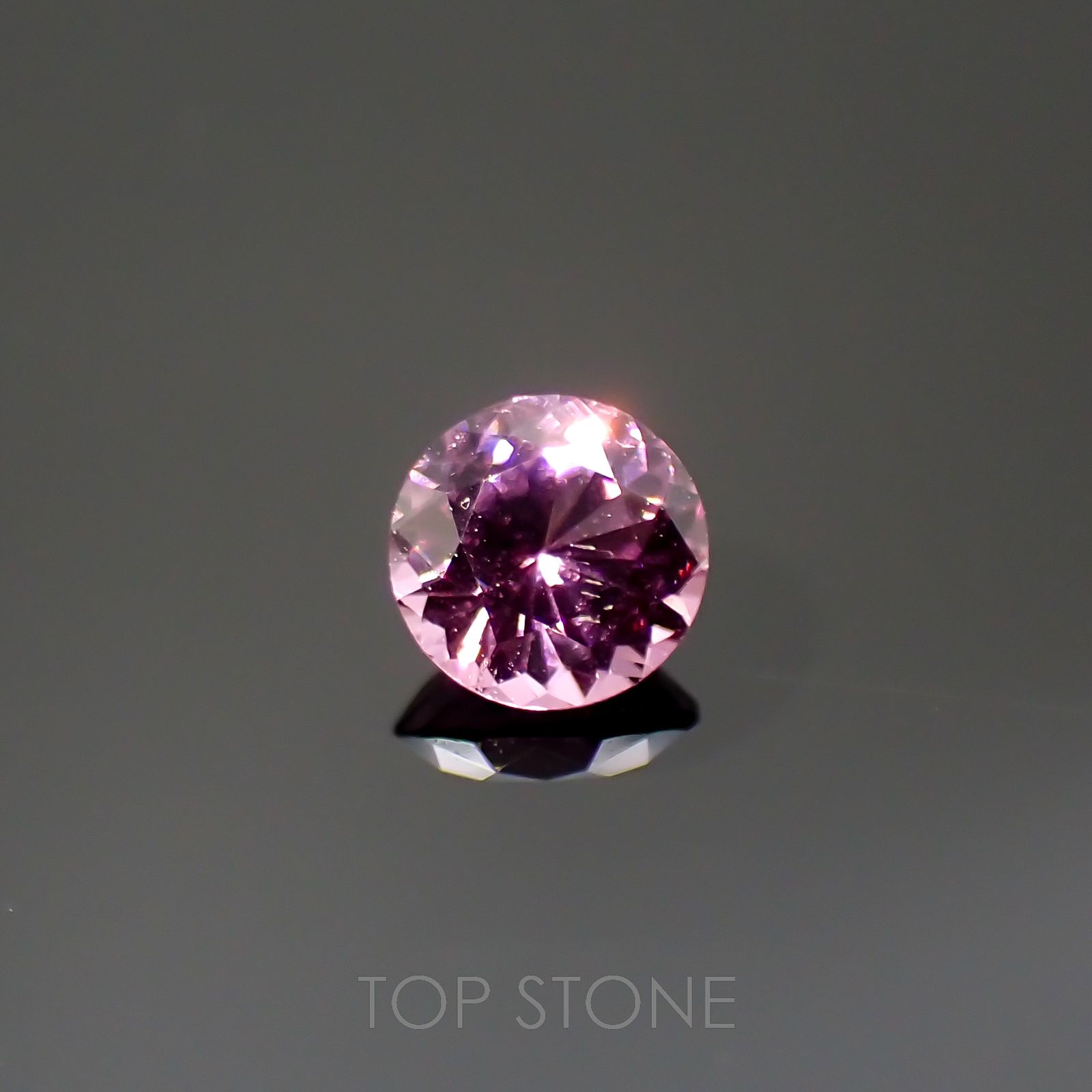 ピンクスピネル(宝石名スピネル)ビルマ/マダガスカル産 0.35ct 識別済[220616136]4.2x4.2mm前後