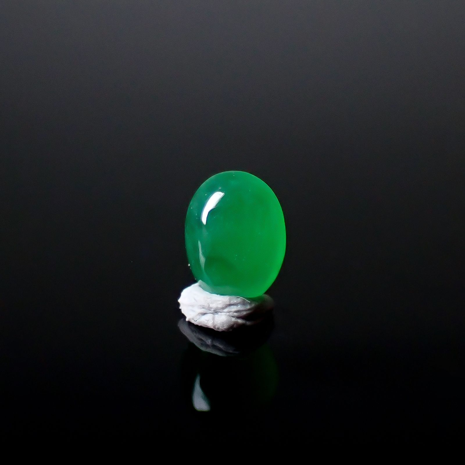 翡翠 ビルマ産 0.15ct [250430305]3.6x2.8mm前後