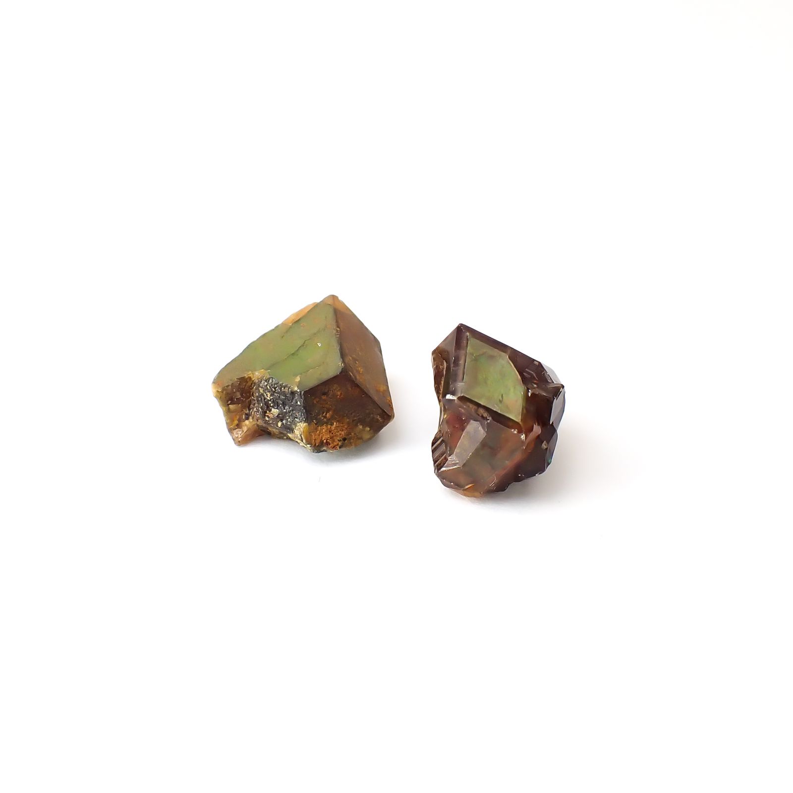 レインボーガーネット原石2個セット 日本・奈良県産 15.39ct(2pcs合計) / 10.0-11.2x9.0-9.3mm前後 [260432080]