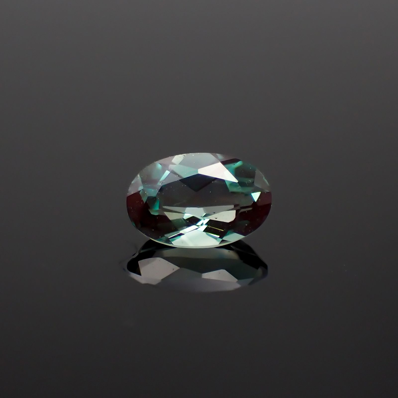 カラーチェンジアンデシン モンゴル産 0.38ct[231023556]6.1x3.9mm前後