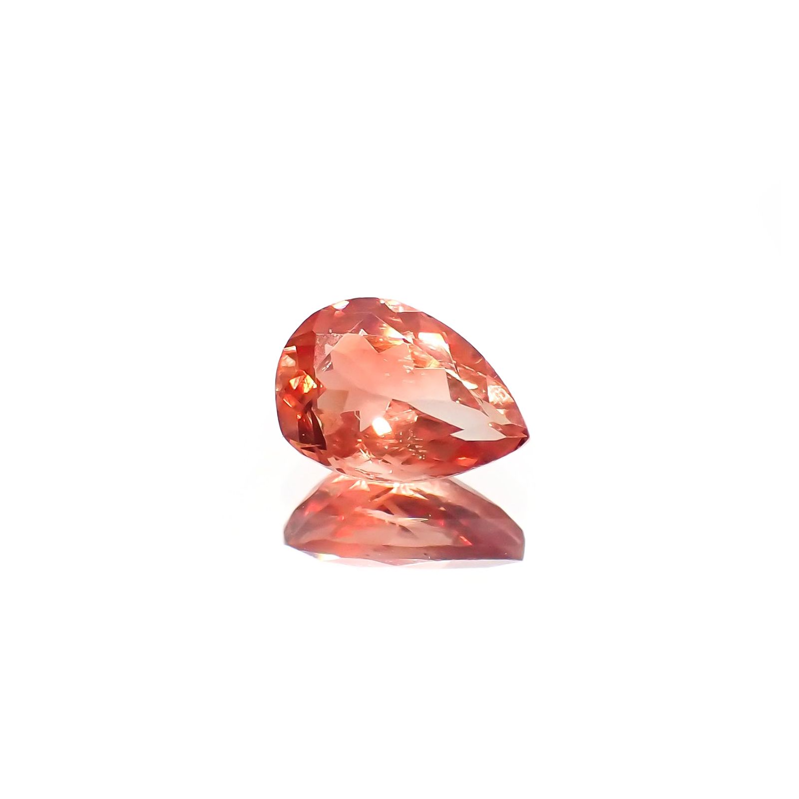 アンデシン(宝石名アンデシン)チベット産 識別済 0.92ct / 8.1x5.6mm