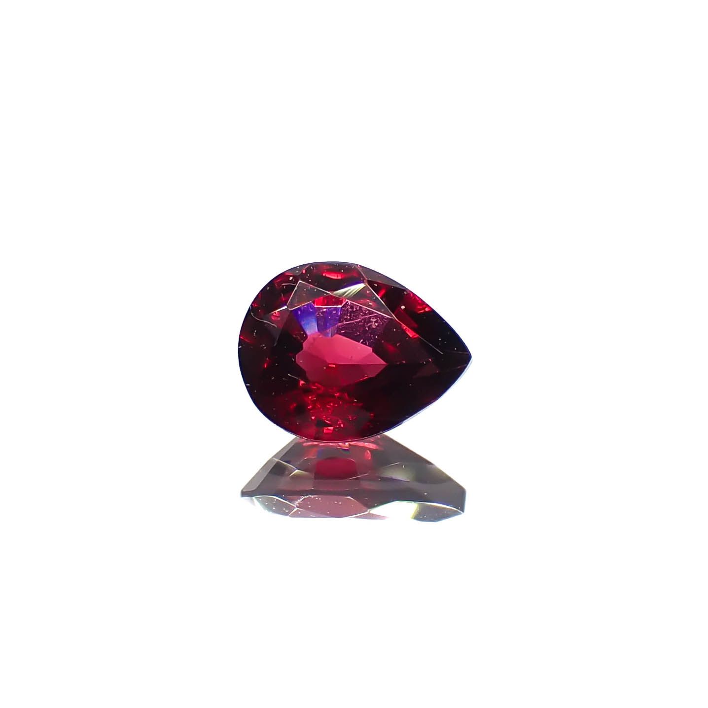 レッドスピネル(宝石名レッド・スピネル)タンザニア産 0.28ct 識別済[240728579]5x3.8mm前後