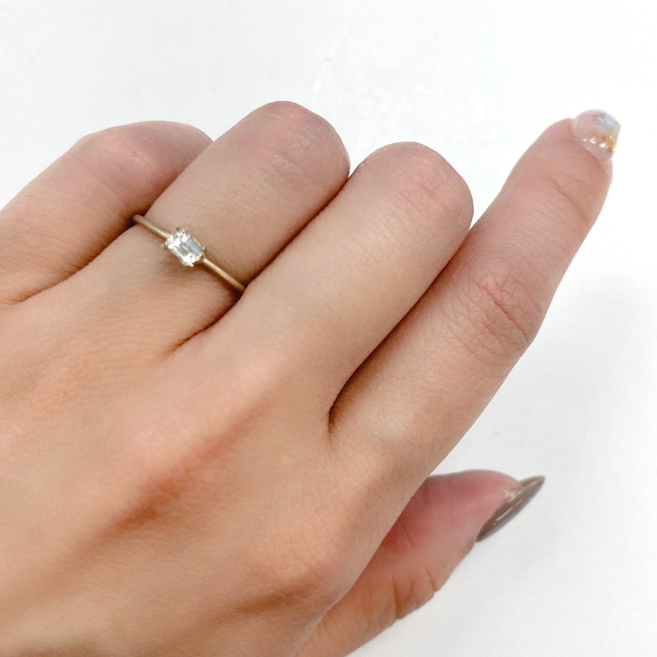 リューコガーネット(宝石名ホワイト グロッシュラー・ガーネット) ビルマ産 0.26ct 識別済[210510775]3.9×2.9mm前後