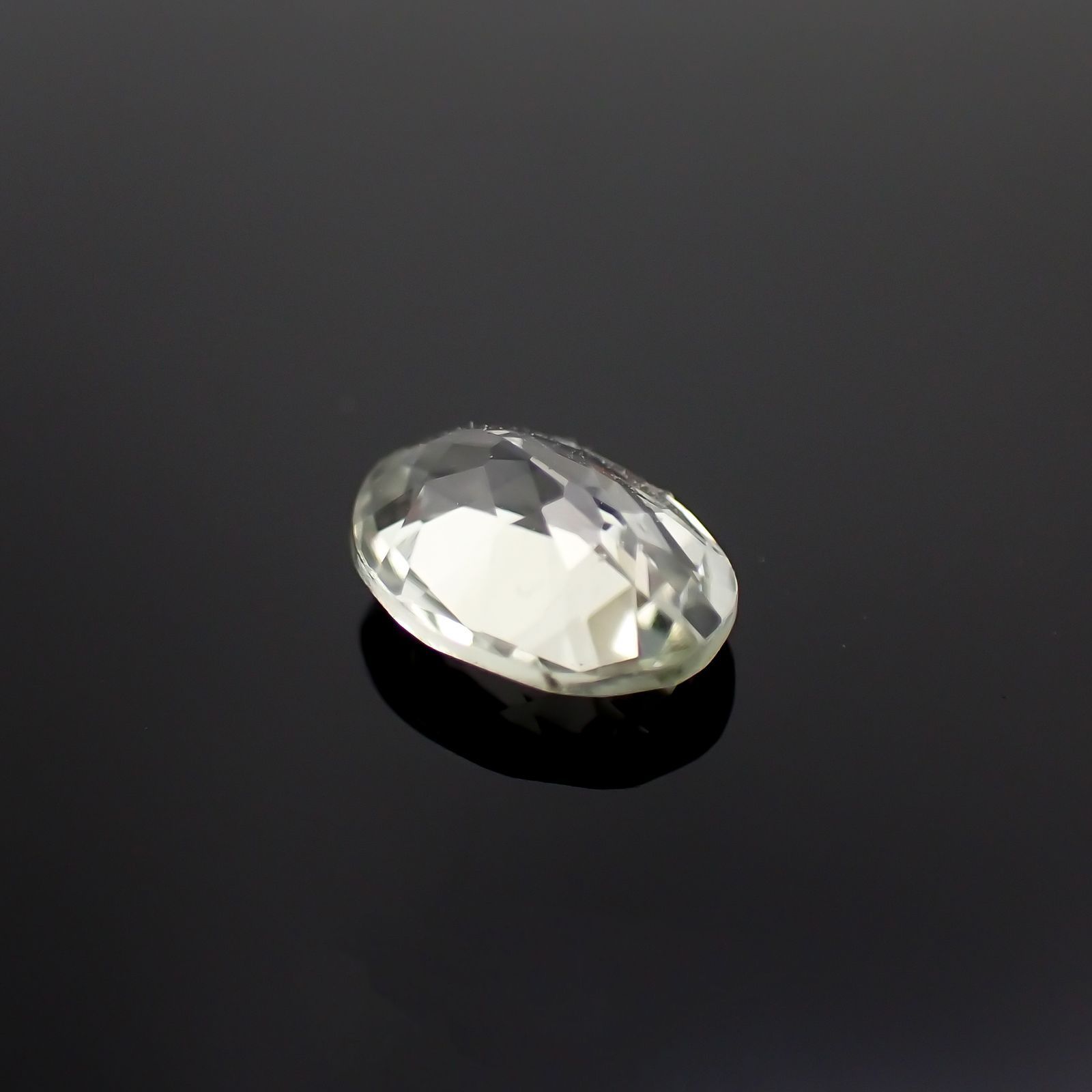 シリマナイト(宝石名シリマナイト)インド産 識別済 1.27ct / 8.1x6.1mm前後 [221018460]