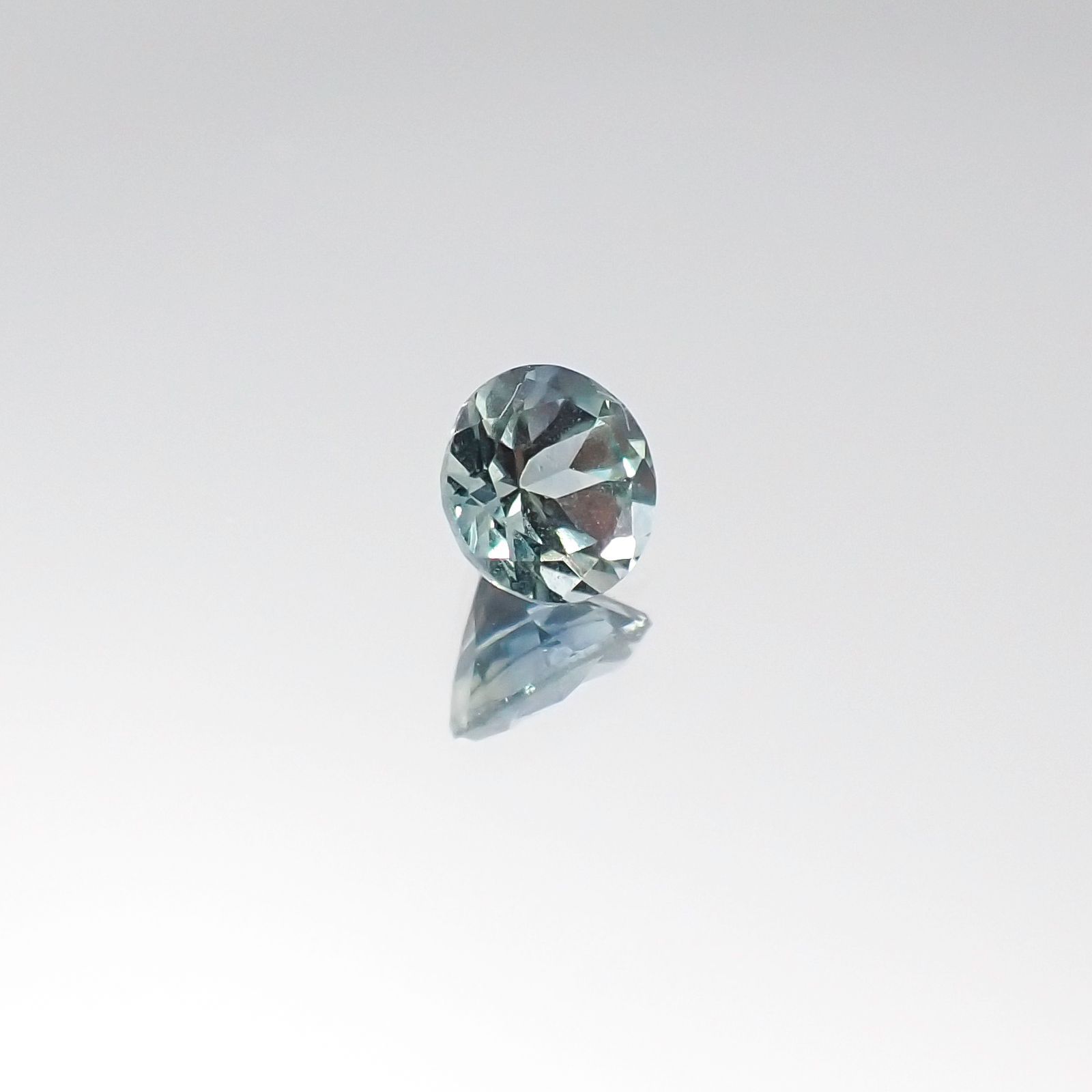 モンタナサファイア アメリカ産 ルース 0.34ct[20096052]4.1×4.1mm前後