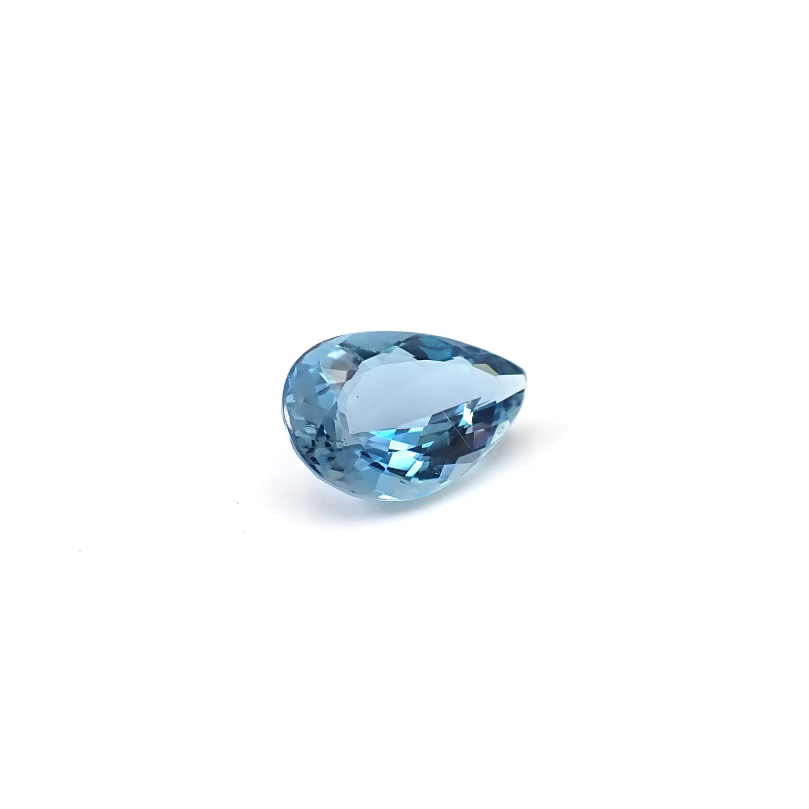 タトゥーアクアマリン ブラジル・ミナスジェライス州タトゥー鉱山産 1.90ct / 11.4x7.3mm前後 [260231778]