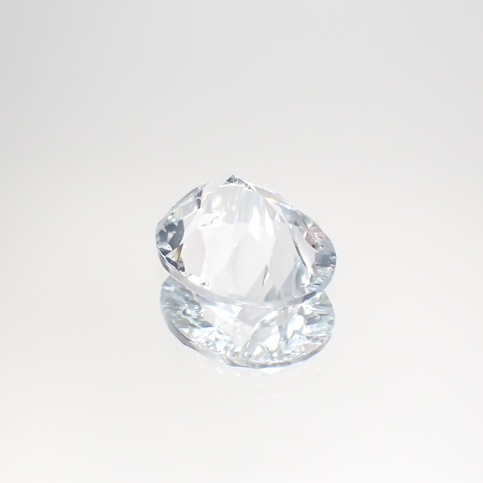 ◇コンケーブカット◇アクアマリン(宝石名アクアマリン) アフリカ産 2.34ct 識別済[211013553]10.2×8.1mm前後