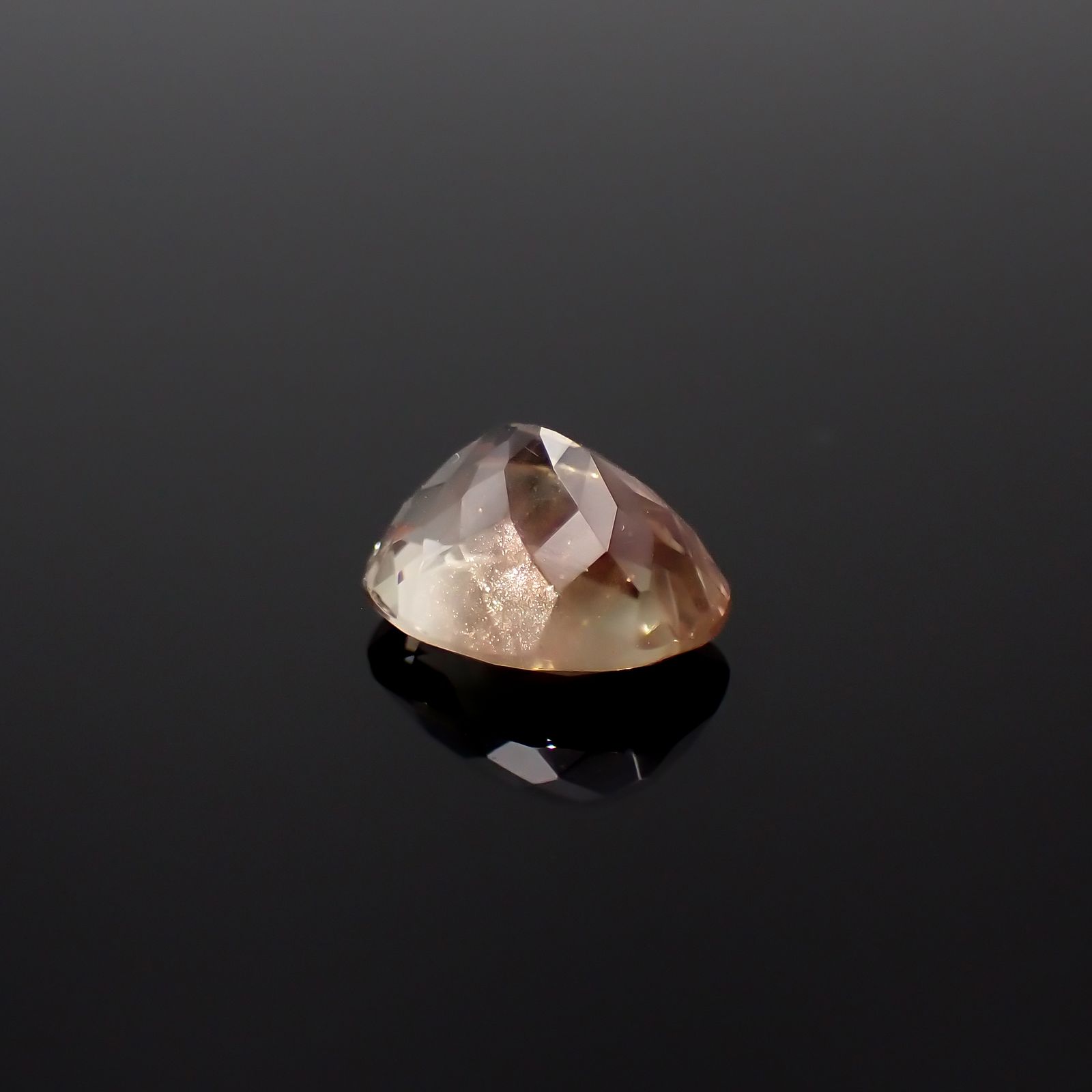 バイカラーオレゴンサンストーン(宝石名ラブラドライト)アメリカ・オレゴン州産 2.55ct 識別済[231224667]10x7.9mm前後