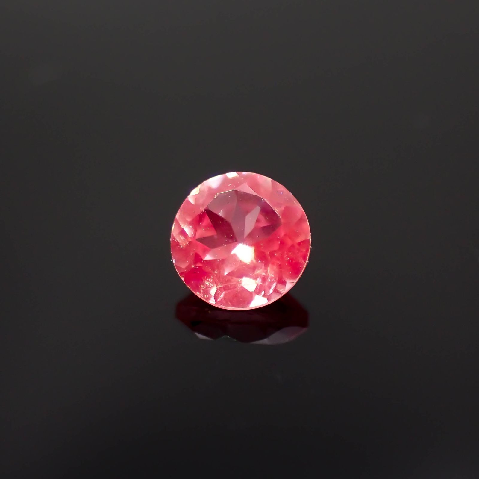 シルキーピンクスピネル タンザニア産 0.42ct [230421575]4.4x4.4mm前後