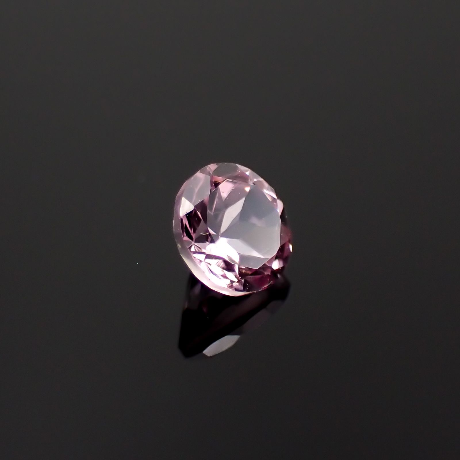 ドラゴンガーネット タンザニア産 0.37ct[230421445]4x4mm前後