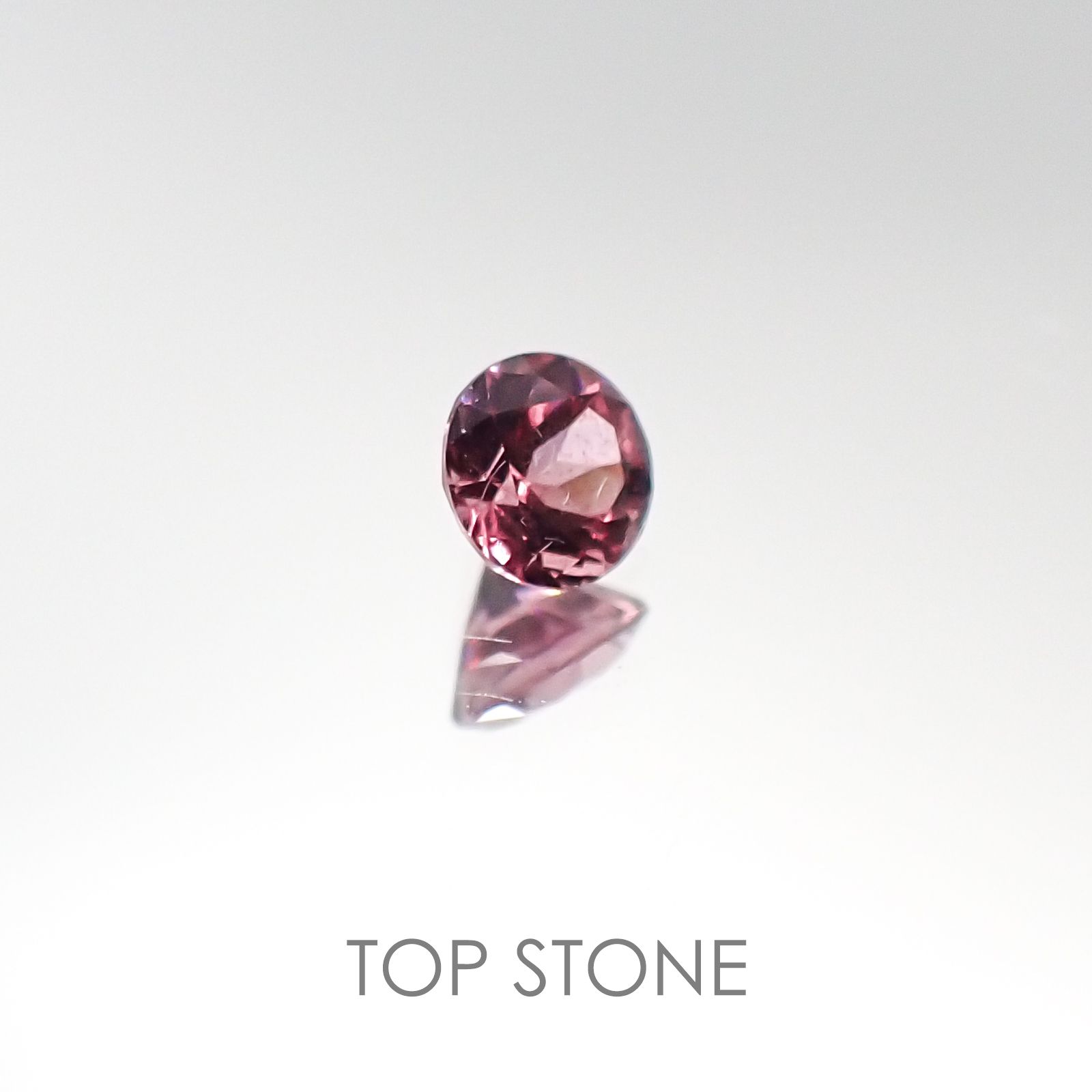 マラヤガーネット タンザニア産 ルース 0.22ct[20095337]3.5×3.5mm前後