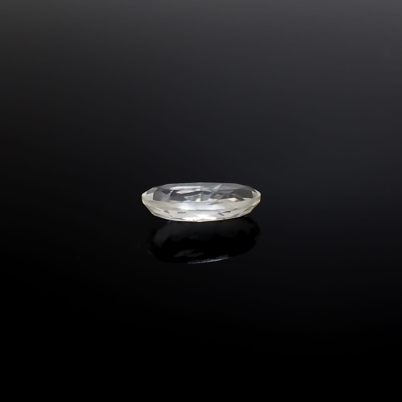 マラウイムーンストーン マラウイ共和国産 3.15ct / 14x7.3mm前後 [260331827]