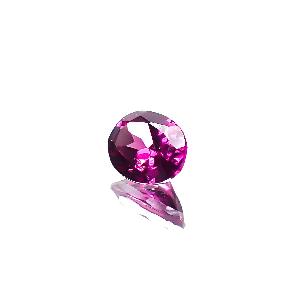 グレープガーネット ブラジル産 0.42ct [241229639]5.1x3.9mm前後