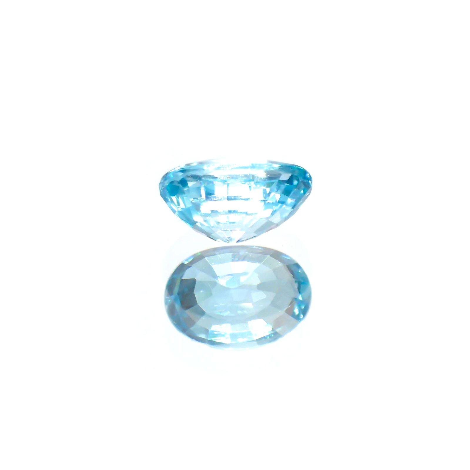 ブルージルコン(宝石名ジルコン) カンボジア産 1.36ct 識別済[211013454]7.1×4.9mm前後