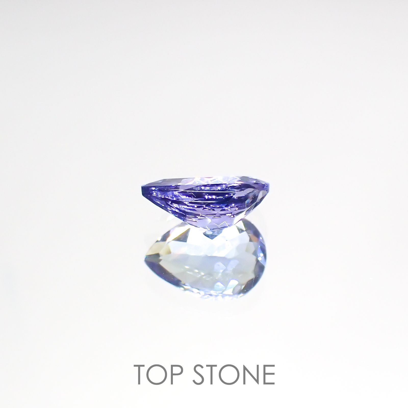 バイカラータンザナイト(宝石名ゾイサイト)タンザニア産 1.03ct 識別済[220515899]8.1x5.8mm前後