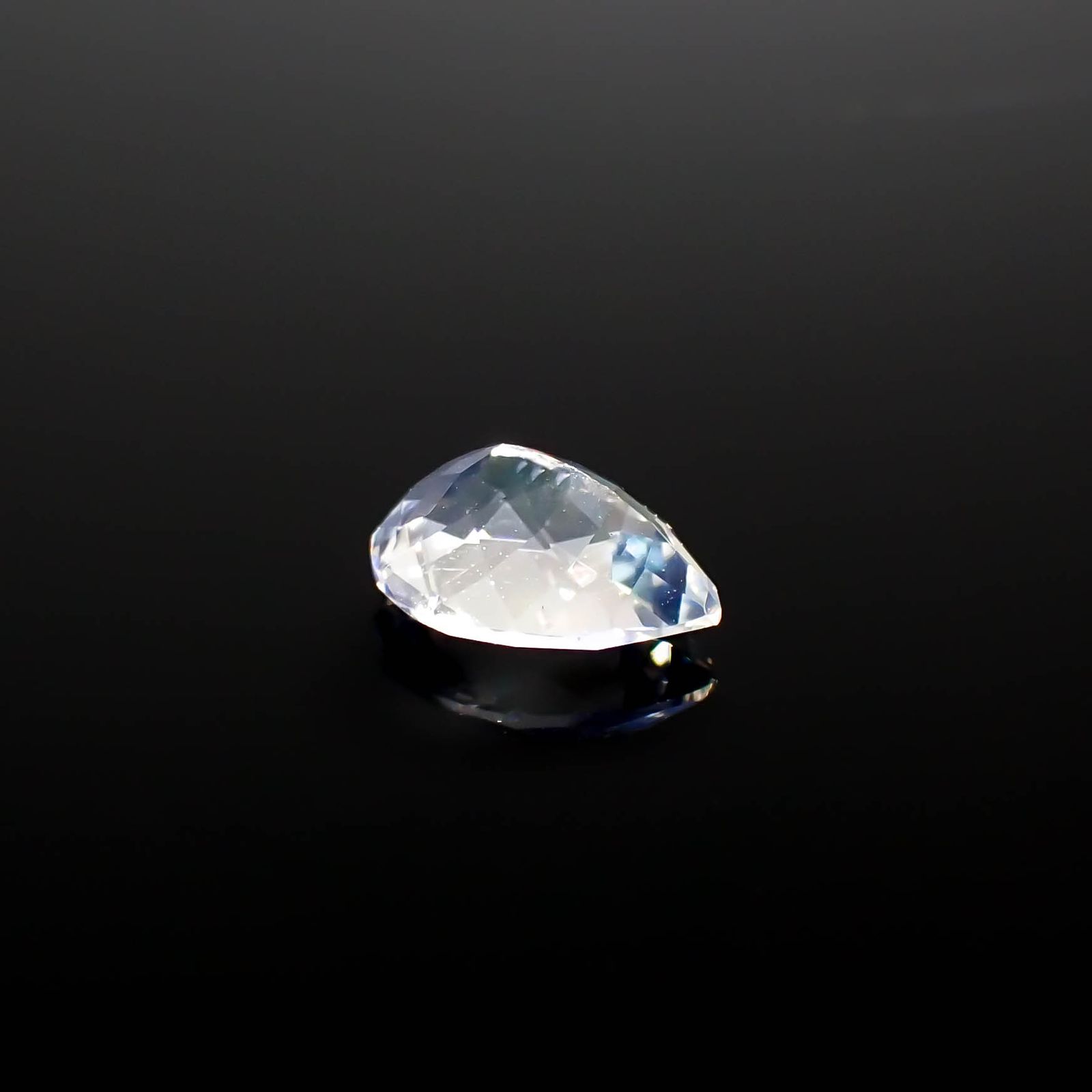 レインボームーンストーン ザンビア産 0.63ct[240326922]6.9x5mm前後
