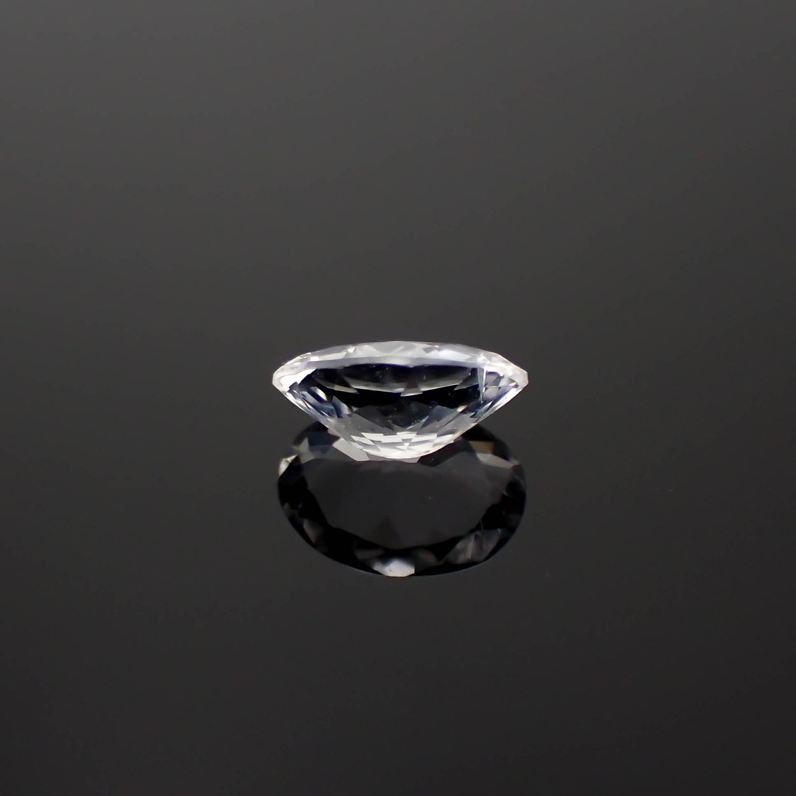 カラーレスユークレース(宝石名ユークレース)マダガスカル産 0.42ct 識別済[230722861]6.1x4.4mm前後