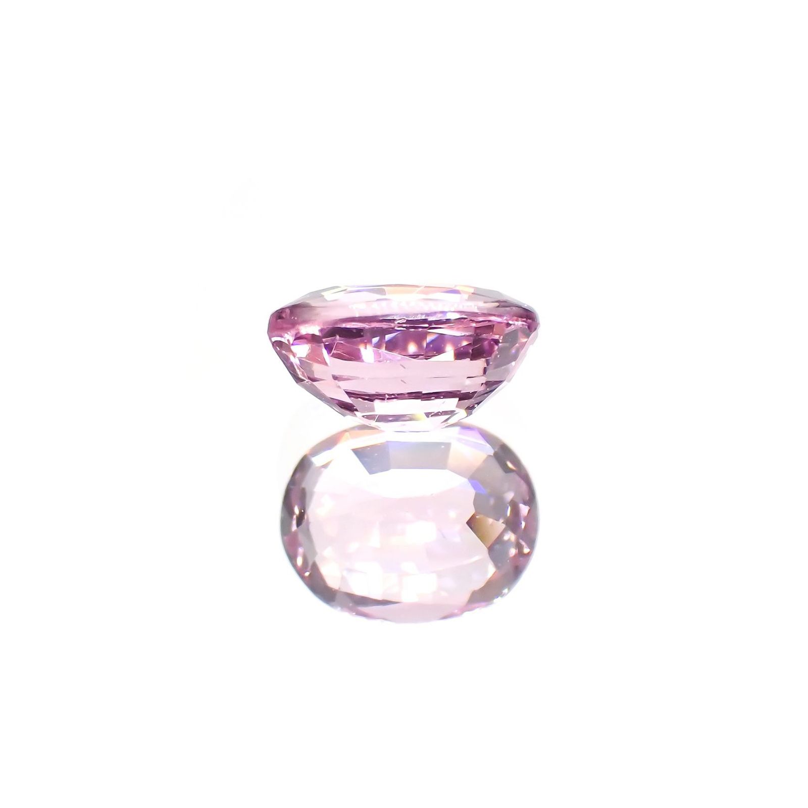 ピンクスピネル(宝石名ピンク・スピネル)タンザニア産 ソ付(彩珠) 1.072ct / 6.7x5.4mm前後 [260217265]