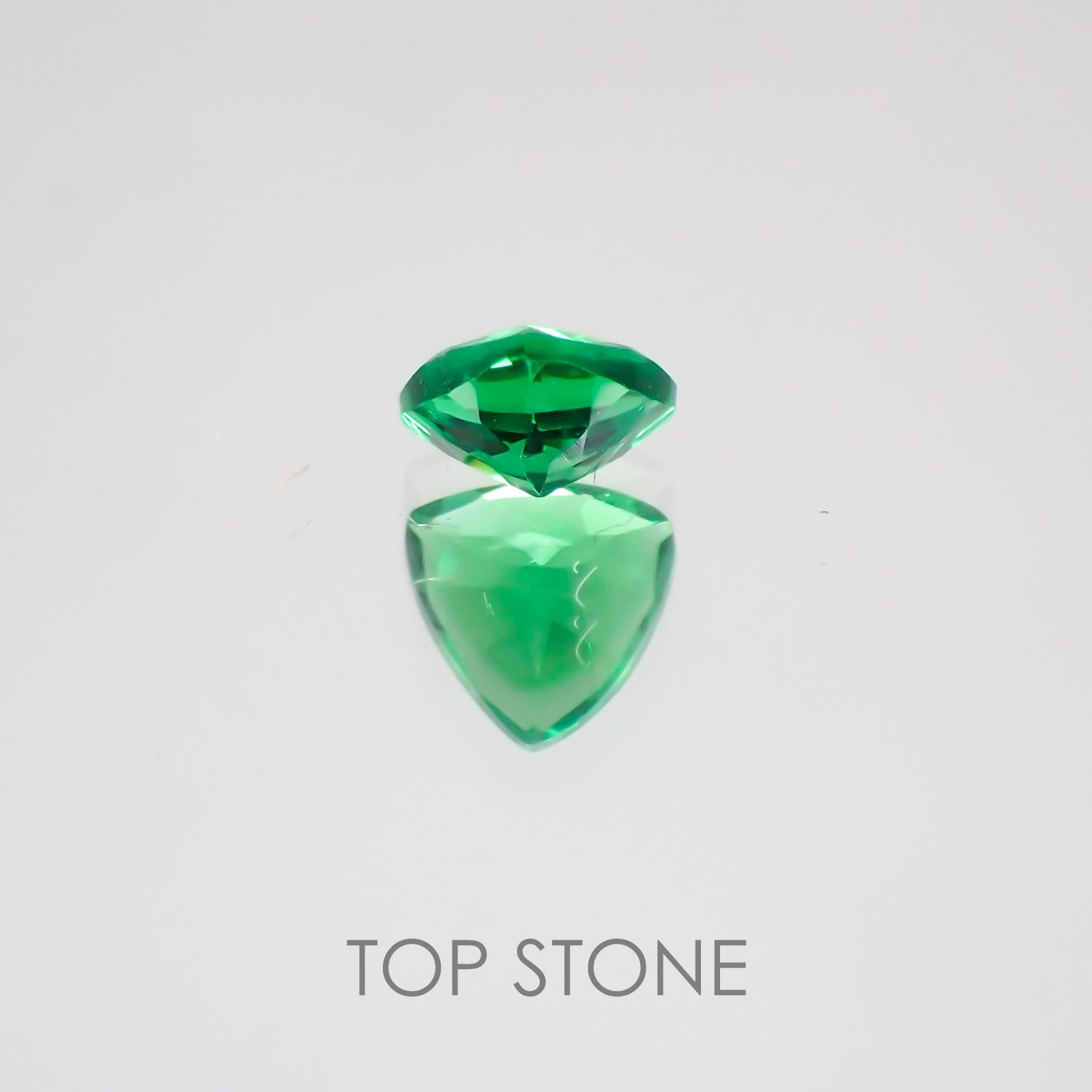 ツァボライト タンザニア産 ルース 0.26ct[21069919]4.2×4.2mm前後