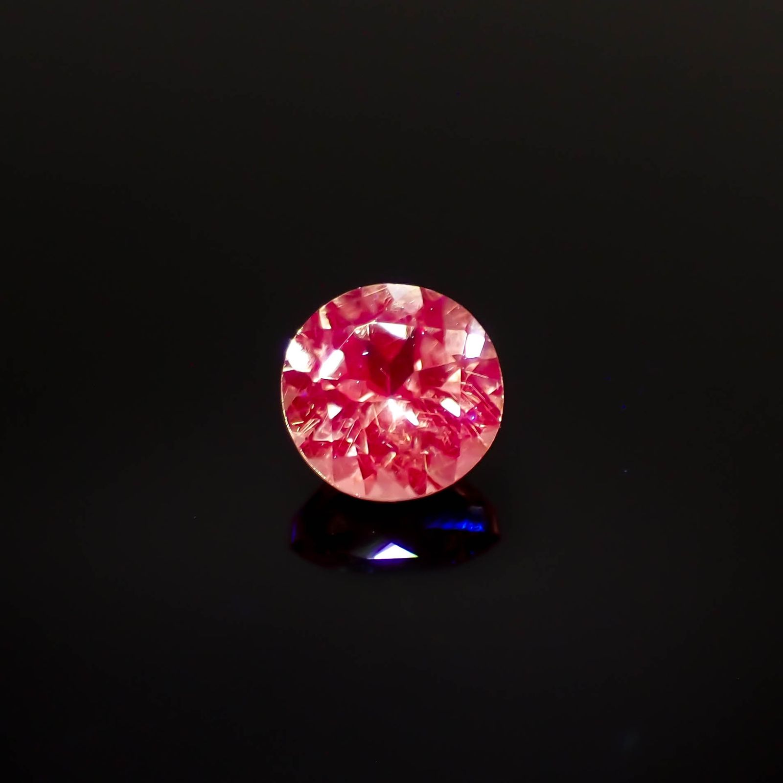 ドラゴンガーネット タンザニア産 0.32ct[230722954]3.9x3.9mm前後