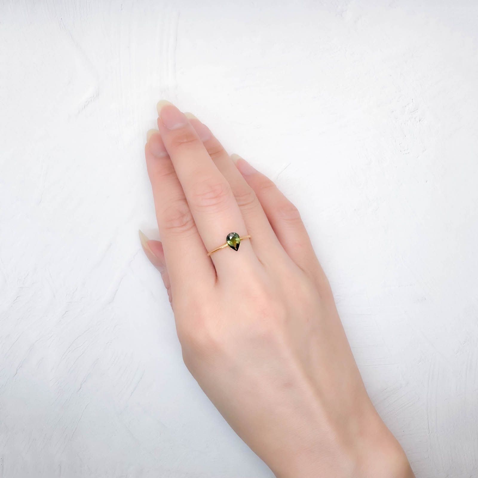 バイカラーサファイア(宝石名サファイア)マダガスカル/オーストラリア産 0.84ct 識別済[250114847]7.2x5mm前後