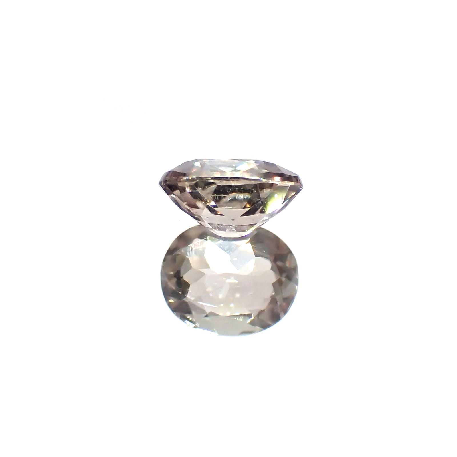 ダイアスポア(宝石名ダイアスポア)トルコ産 識別済 0.92ct / 6.7x5.5mm前後 [251116028]