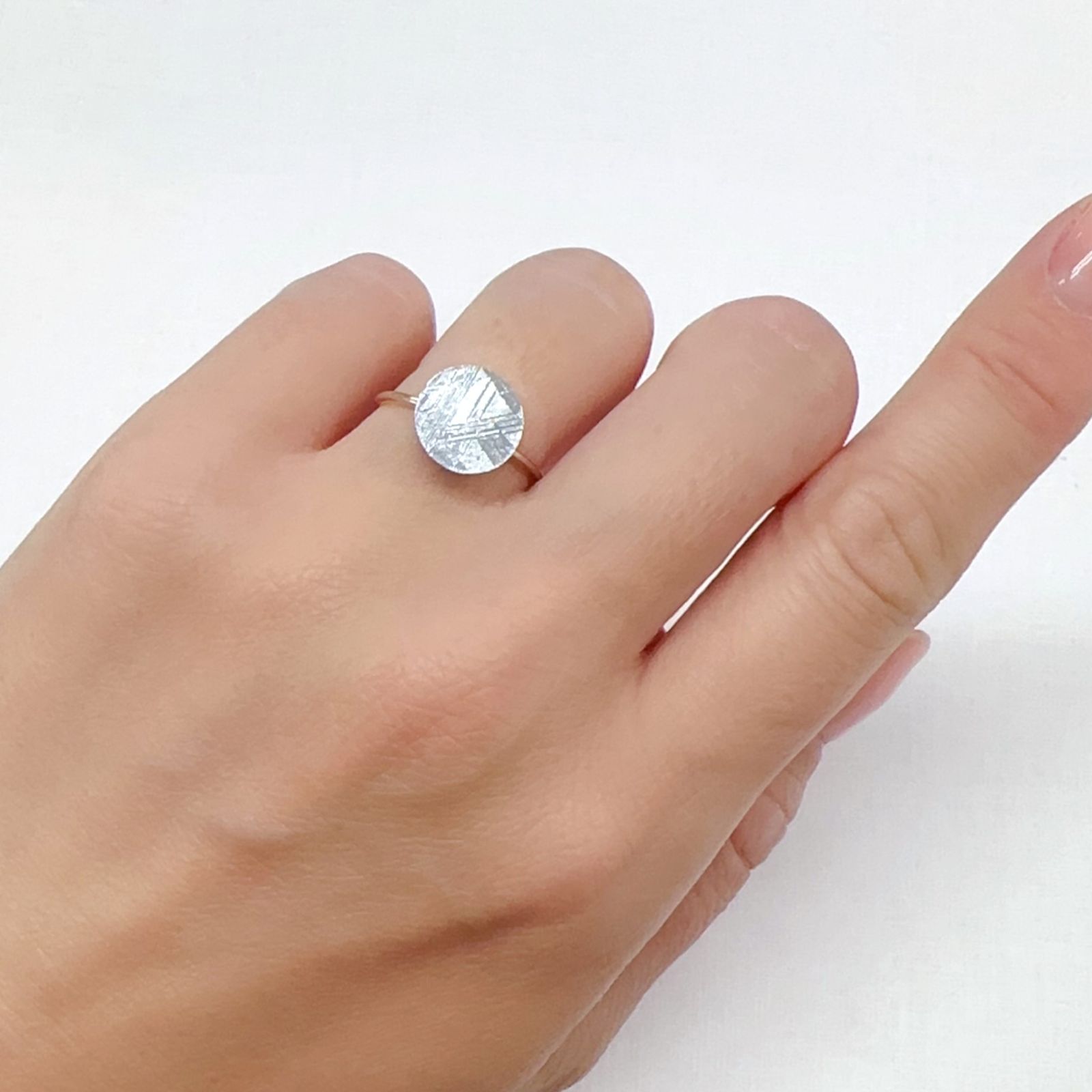 アルタイ隕石 発見地:中国 1.67ct[240125568]9.9x9.9mm前後