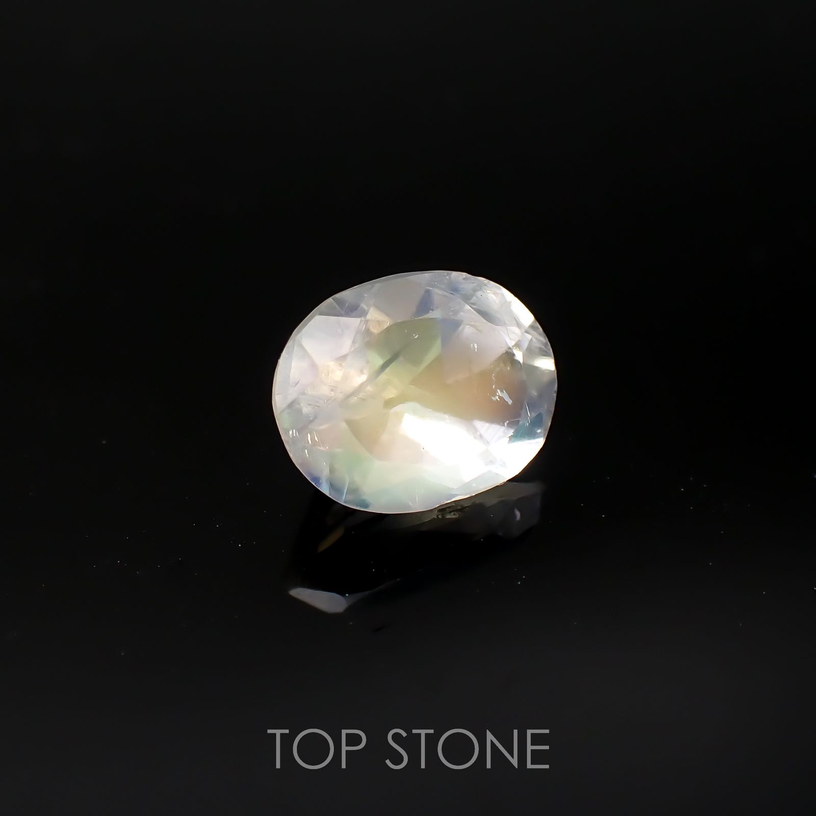 レインボームーンストーン(宝石名ラブラドライト)タンザニア産 1.14ct 識別済[220817475]7.6x6mm前後