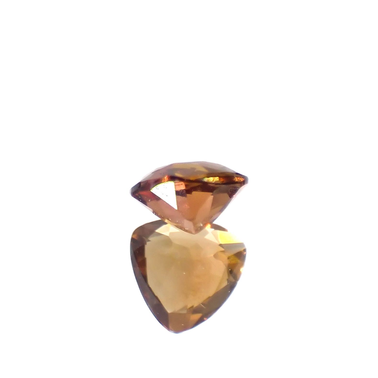 ゴールデンアイオライト マダガスカル産 0.28ct[240527667]4.6x4.6mm前後